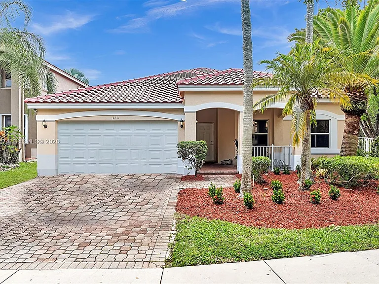 3711 Falcon Ridge Cir — Photo 1