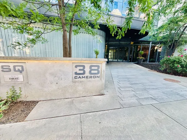 38 Cameron St #423, Toronto, ON M5T 0C3