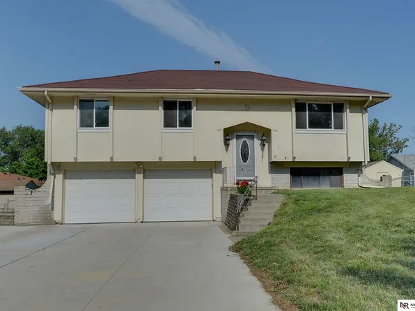 8610 S 46th Ave, Omaha, NE 68157