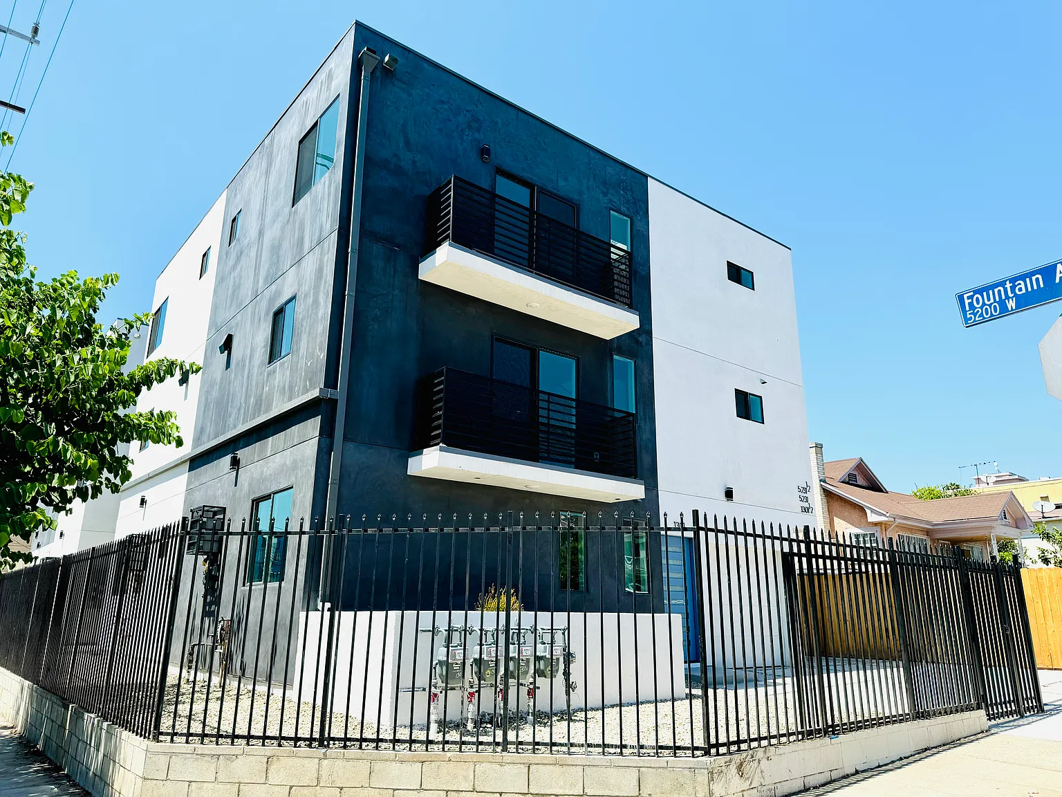1 bed, 1500 sqft, $999 — Photo 1