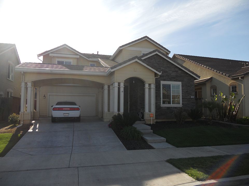 1st image of 590 Stetson Dr