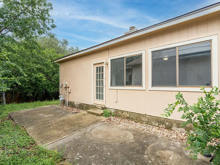 2826 Village Pkwy — Photo 36