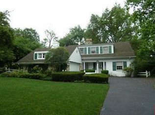 20700 Sydenham Rd, Shaker Heights, OH 44122