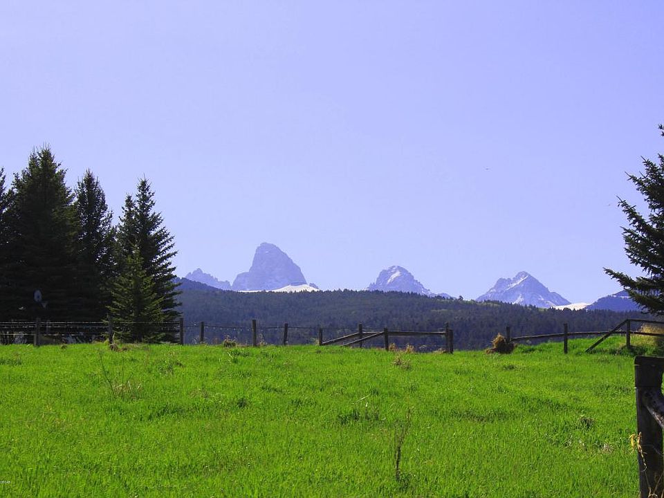 1st image of 425 W Teton Hideaway Dr