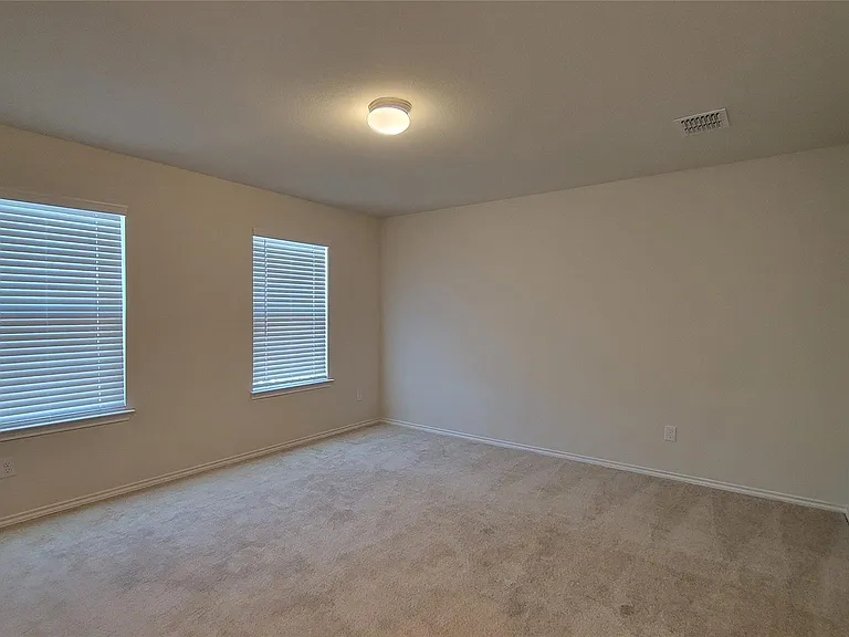 807 Goldenrod Ln — Photo 10