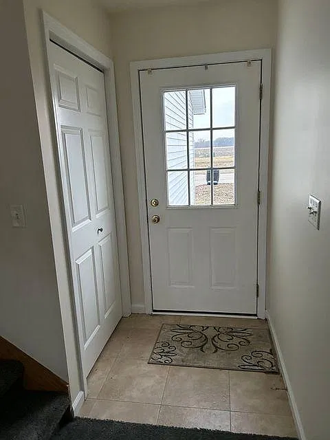 3 bed, 1555 sqft, $1,300 — Photo 4