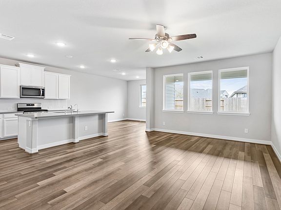 Westland Ranch - Edison Interior Image 2