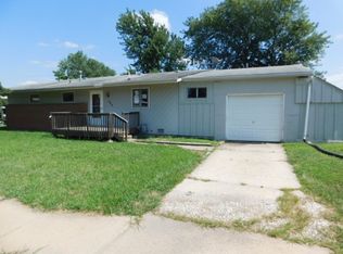 6936 SW Woodcroft Way, Topeka, KS 66619