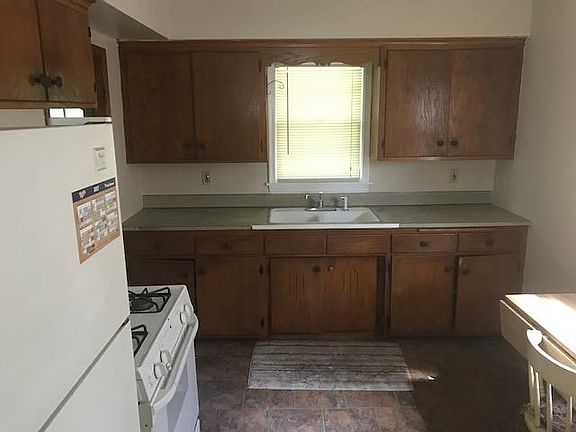 4th image of 3481 5th St NE