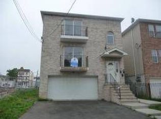 360 S 7th St, Newark, NJ 07103