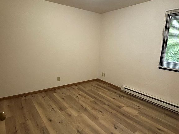 3rd image of 1121 Macarthur Rd #6
