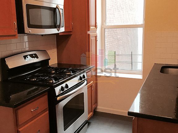 4th image of 719 8th Ave #3rd
