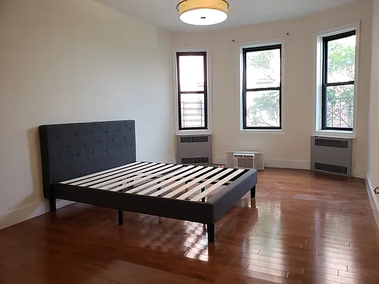 Rented by Lang Realty LLC | media 16