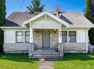 808 W Pioneer, Puyallup, WA 98371