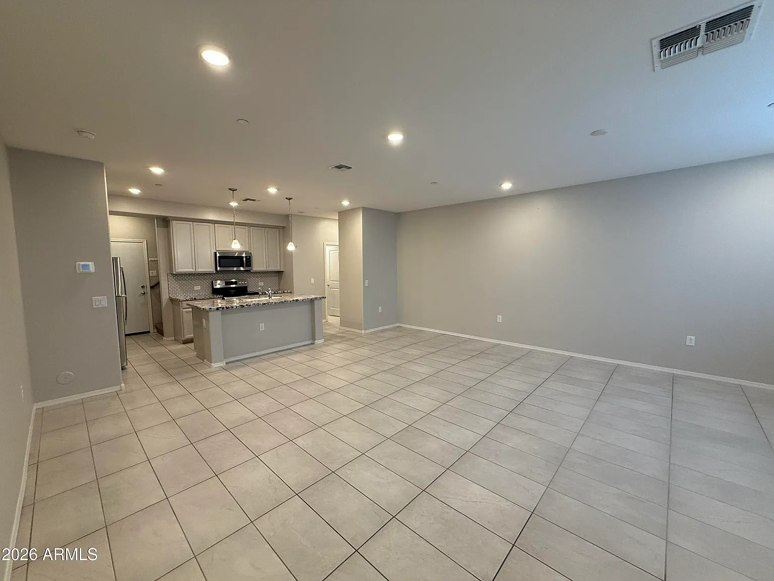 3 bed, 2.5 bath, 1637 sqft, $2,350 — Photo 2