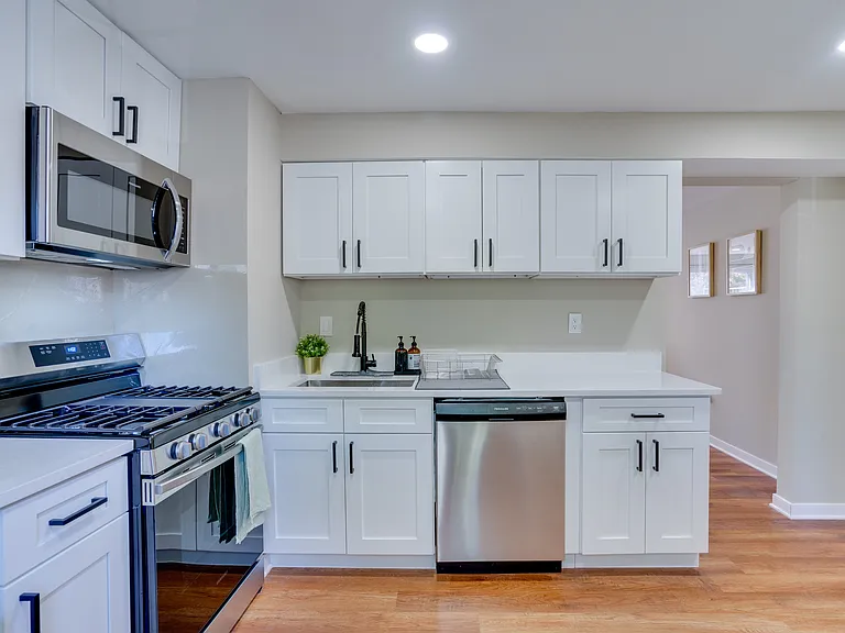8063 Saint Annes Ct #3 — Photo 14