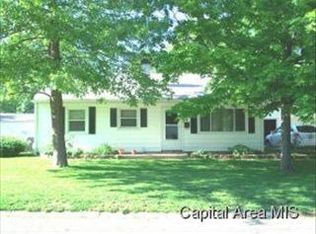 4 Ogden Rd, South Jacksonville, IL 62650