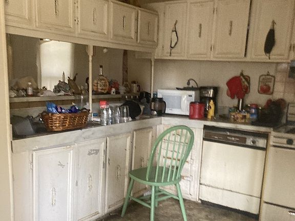 3rd image of 3412 Spencer Dr #3412