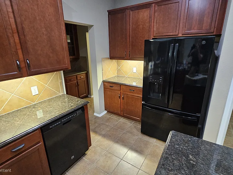 1202 Chestnut Hill Dr — Photo 13