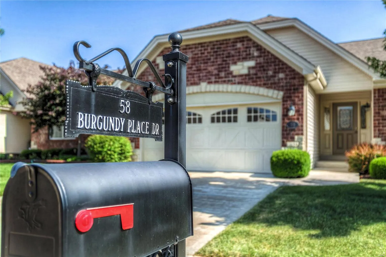 58 Burgundy Place Dr photo 1