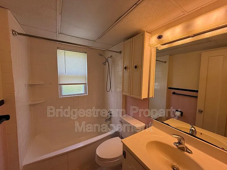 698 Smith Ave — Photo 6