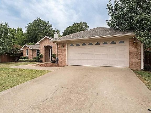 4th image of 218 Amanda Ct