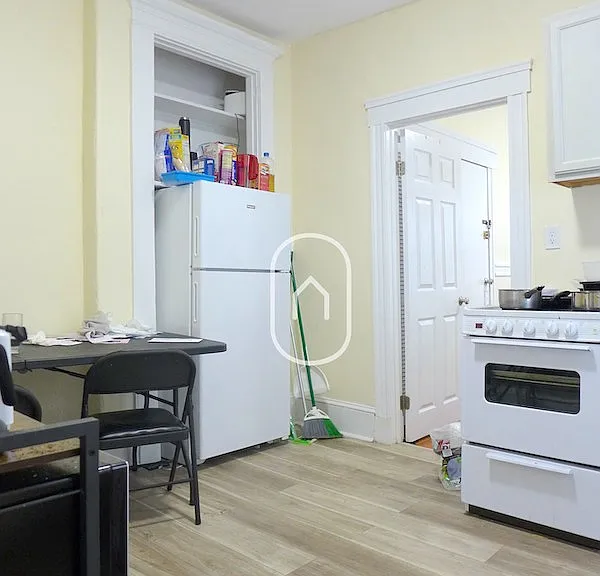 870 Huntington Ave #2 — Photo 3