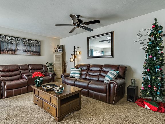 5th image of 4132 Pepperbush Dr