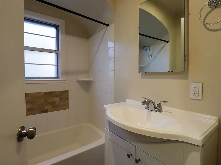 452 S 3rd Street — Photo 11