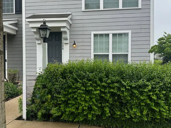 135 Pickering Ln, Mechanicsburg, PA 17050