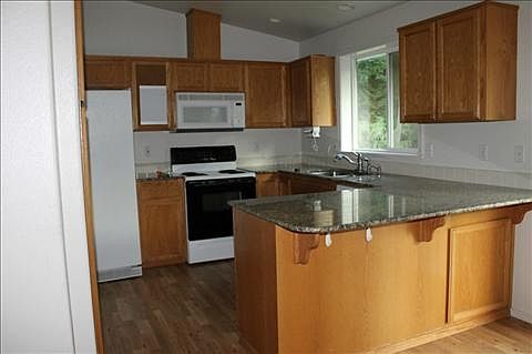 2nd image of 1424 Graham Dr