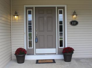2227 Anderson Cir, Stevensville, MI