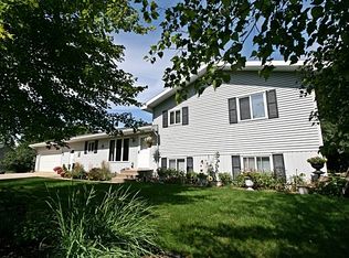 2010 Wintergreen Ct, Plover, WI 54467