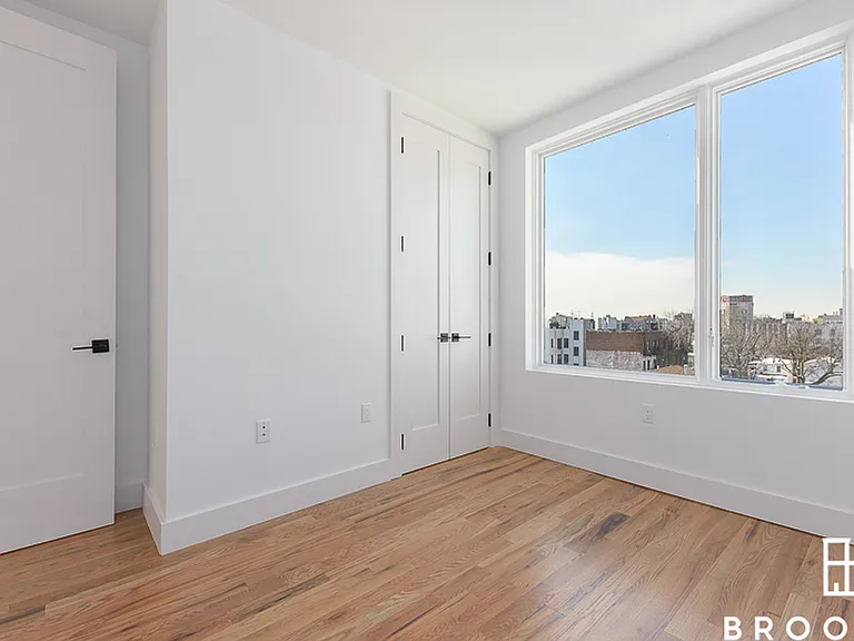 986 Rogers Ave #3C — Photo 5
