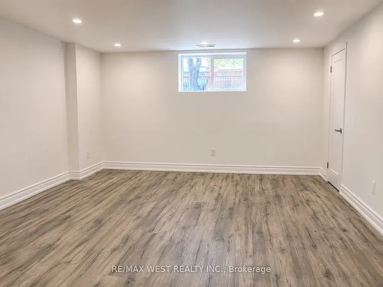 908 Lynx Ave — Photo 7
