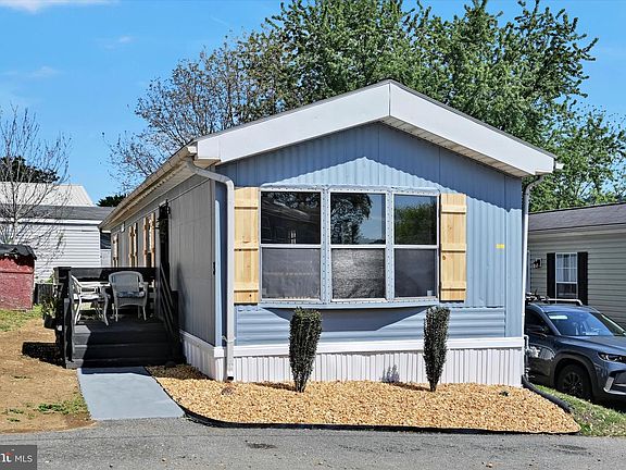 3rd image of 230 W Fairview Ave Trailer 3