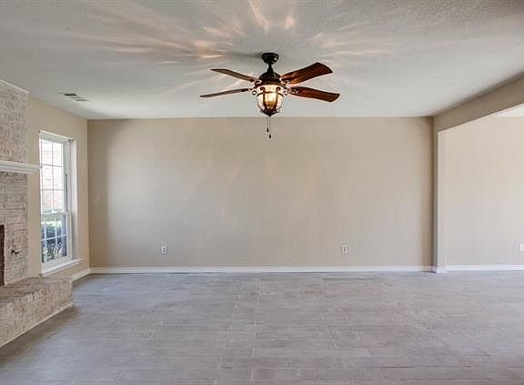 3rd image of 38 Robins Nest Dr