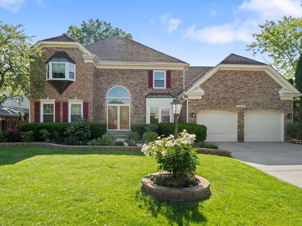 2506 Highland Dr, Palatine, IL 60067