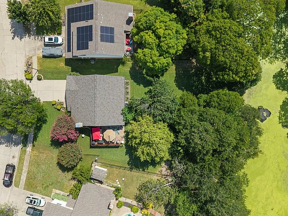 3rd image of 5905 Galaxie Rd