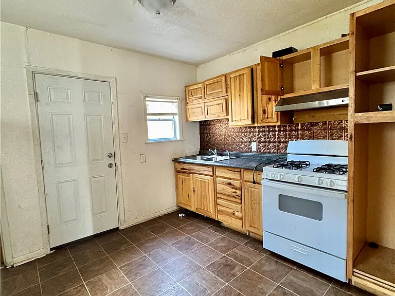 510 E Richard Ave — Photo 8