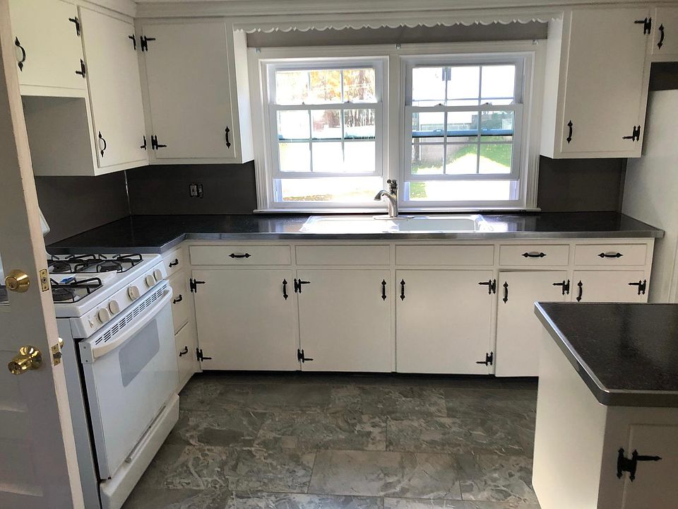 1st image of 2596 Main St