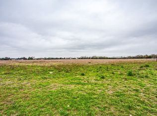 1414 S Bluegrove Rd, Lancaster, TX 75146