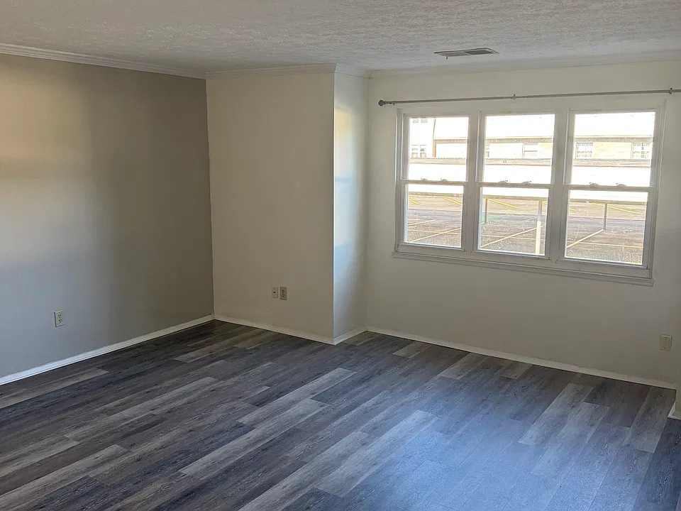 1720 Carriage Ln #304