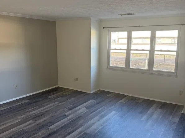 1720 Carriage Ln APT 304, Alliance, OH 44601