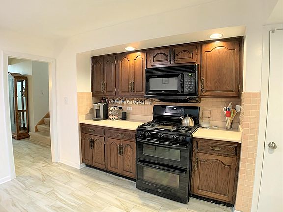 4th image of 10401 S Linder Ave