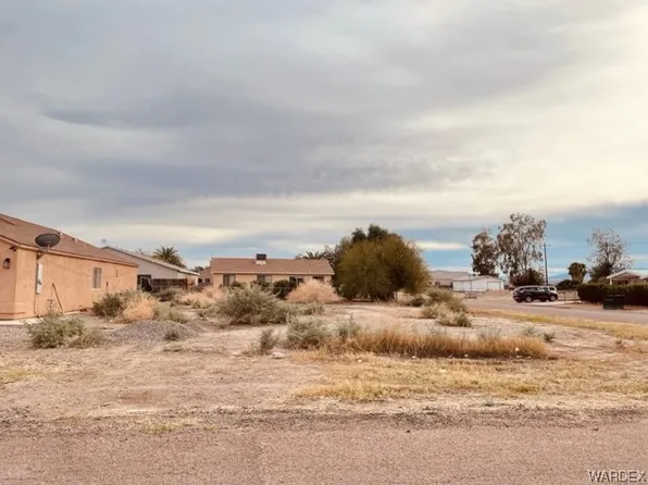 9789 S Phoenix Dr, Mohave Valley, AZ 86440