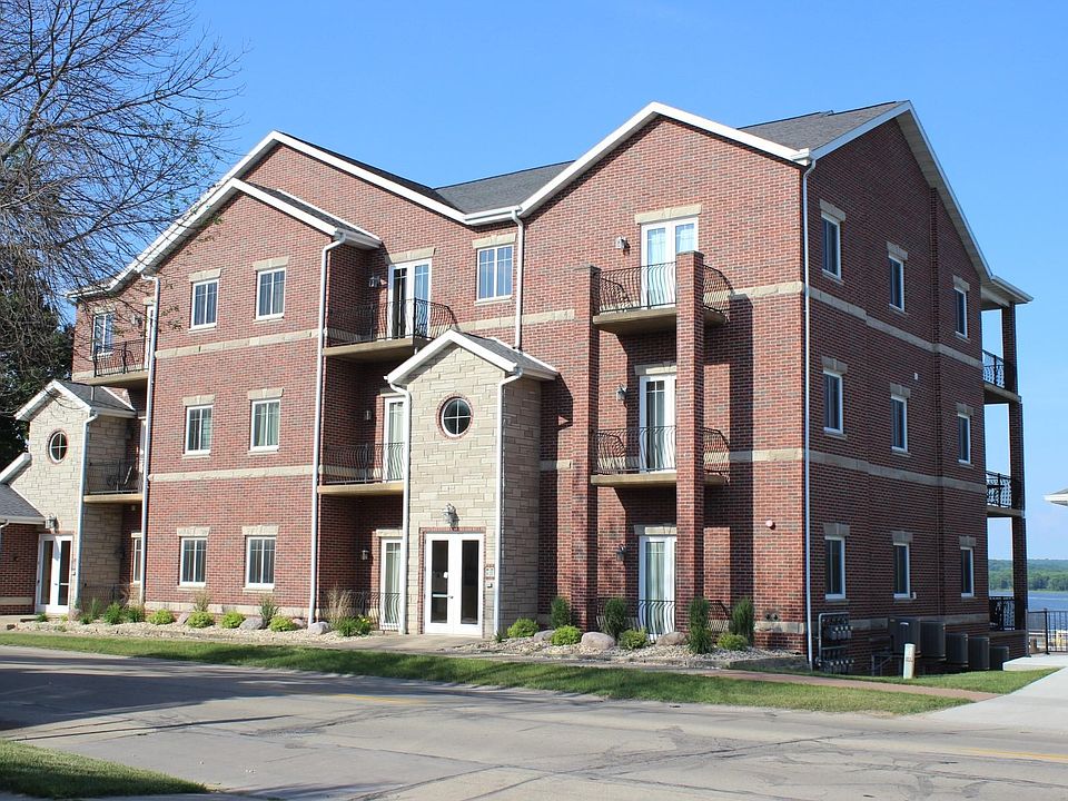 1st image of 315 N Riverview St