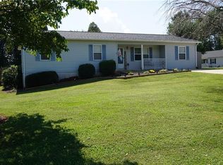 2682 Tumbleweed Dr, Lenoir, NC 28645