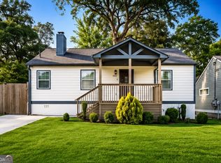 1322 Gus Thornhill Jr Dr, East Pt, GA 30344