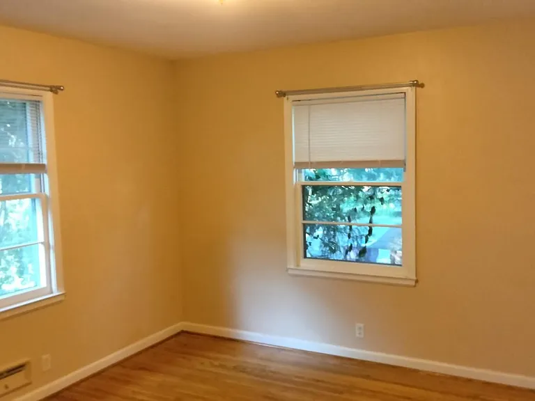 2164 Westfall Rd — Photo 14